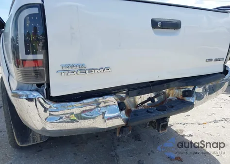 2006 Toyota Tacoma Prerunner V6 z USA, uszkodzony, nr VIN 3TMJU62NX6M009931